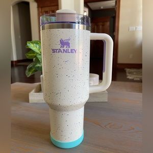 Custom: cream splatter 40 oz